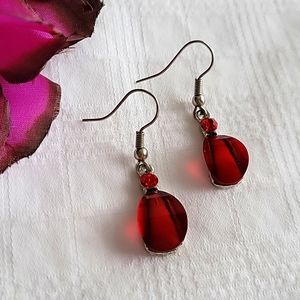 ⭐️2/$15 Red stone drop earrings